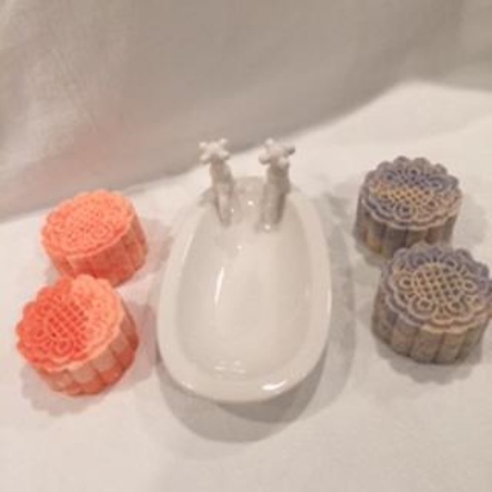 CUTE MINIATURE WHITE CERAMIC BATHTUB